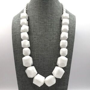 Chunky White Geometric Acrylic Bead Necklace